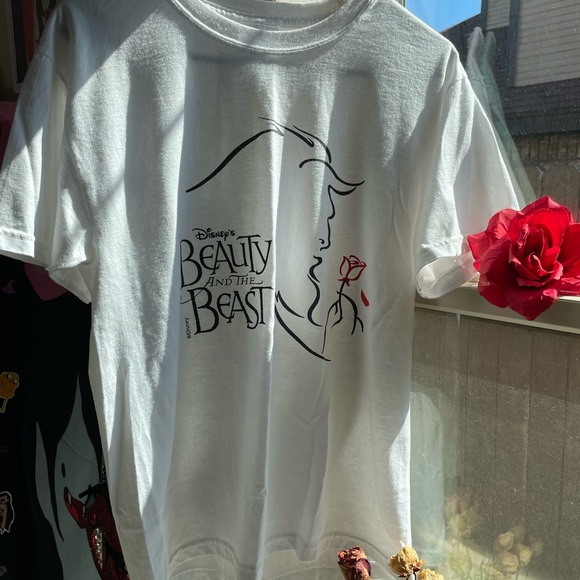 Vintage Hanes Disney beauty and the beast graphic tee - Picture 6 of 17